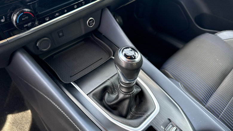 Nissan Qashqai 1.3 DiG-T MH Tekna 5dr Petrol Hatchback